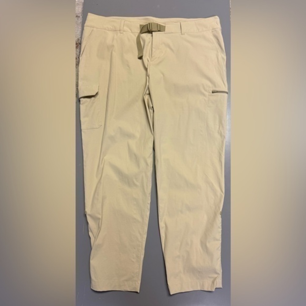 The North Face Women's Plus Paramount Mid-Rise Pa… - image 1